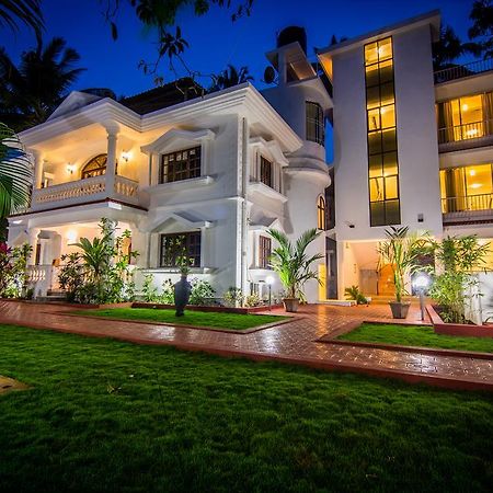 Pinnacle Holiday Homes Arpora Esterno foto