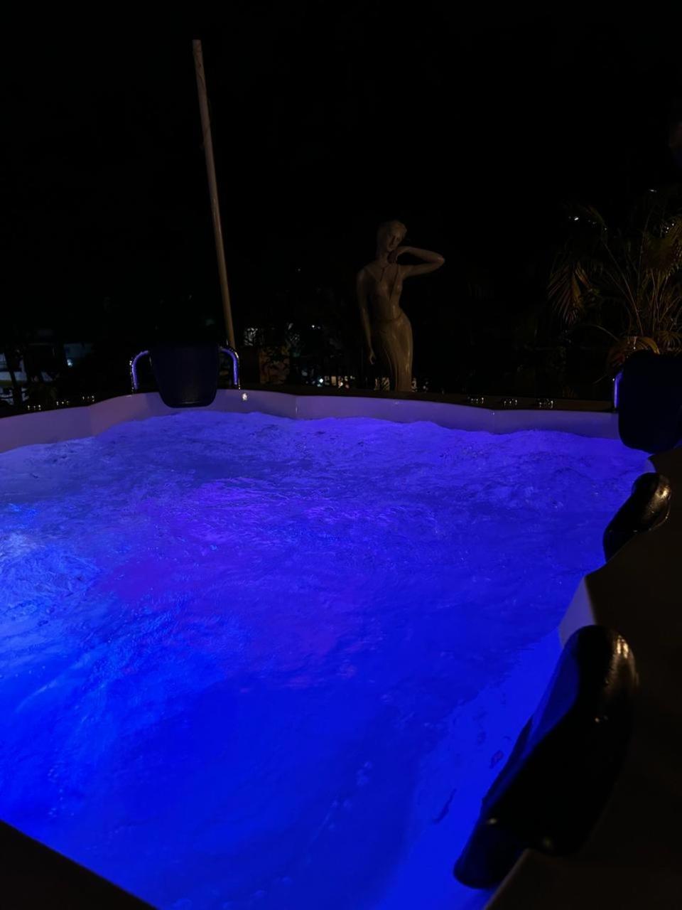Pinnacle Holiday Homes Arpora Esterno foto