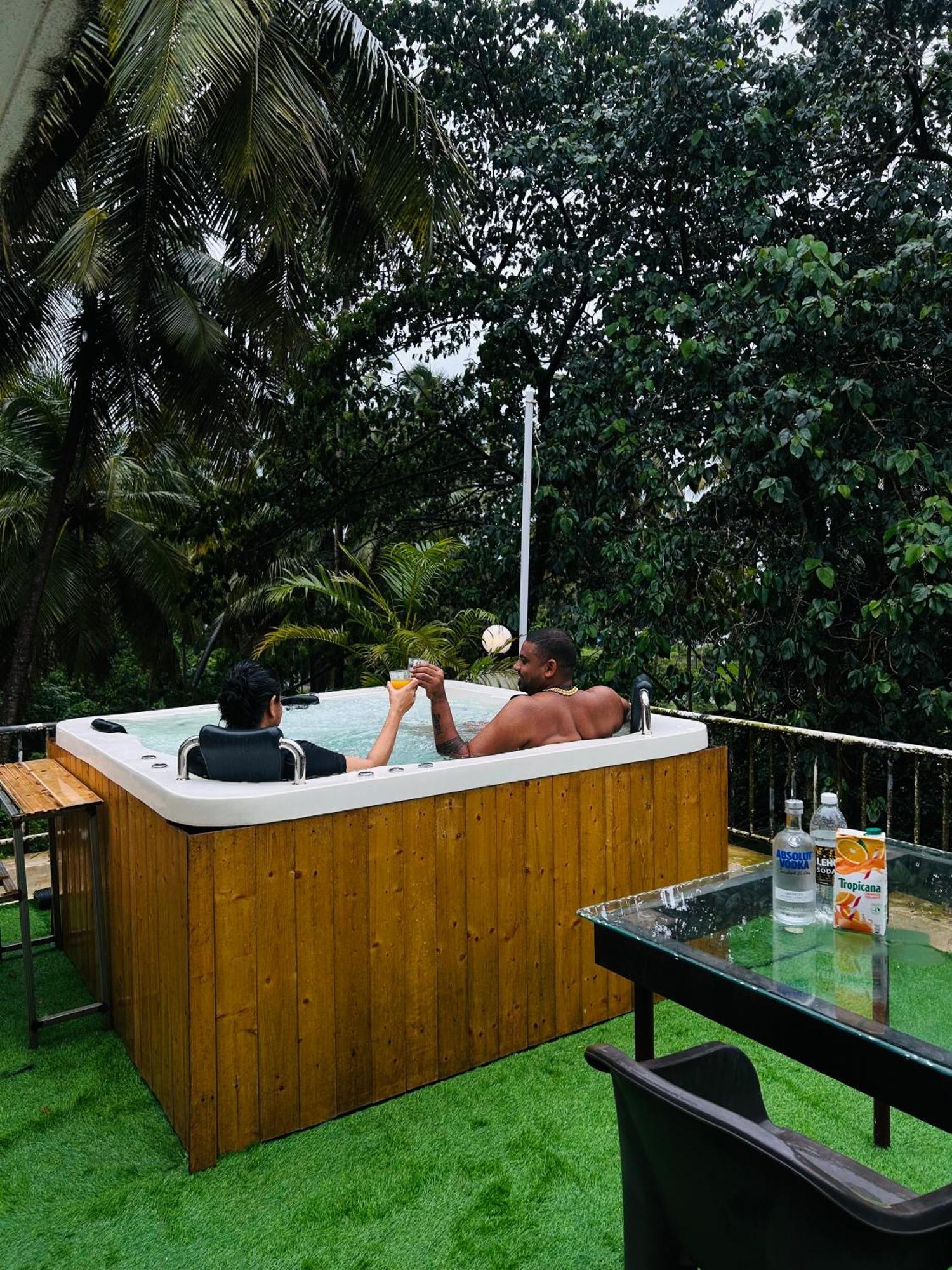 Pinnacle Holiday Homes Arpora Esterno foto