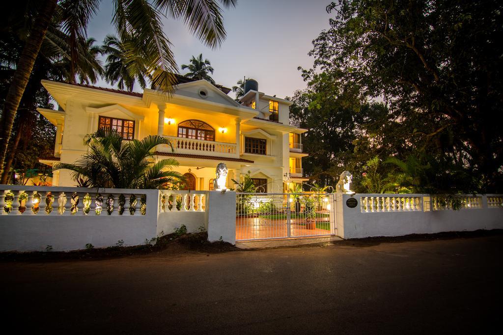 Pinnacle Holiday Homes Arpora Esterno foto